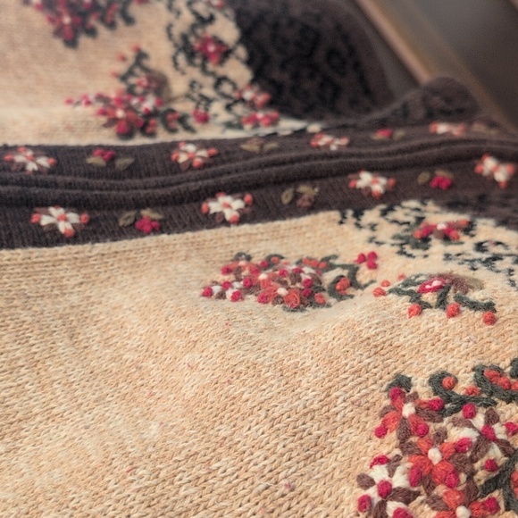 Erika Floral Embroidered Knit Fall Vest - Picture 2 of 6